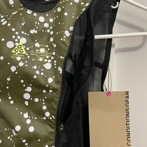 Nike ACG hiker/runners vest